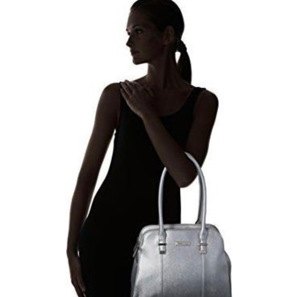 SALE 💖 Reaction Kenneth Cole Handbag - Picture 7 of 7